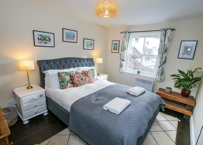 Loveyork Priory - With Parking *