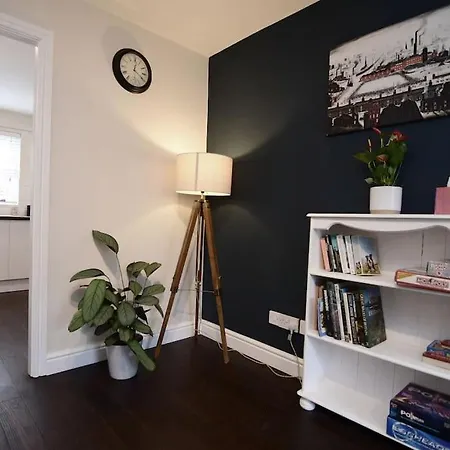 Loveyork Priory - With Parking