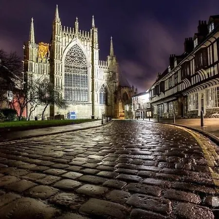 Loveyork Priory - With Parking Appartement York