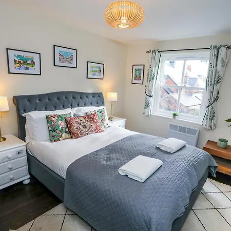 Loveyork Priory - With Parking *